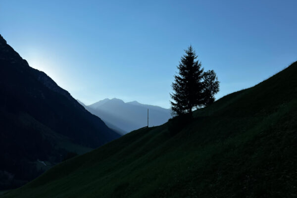 Berge und Sonnenaufgang